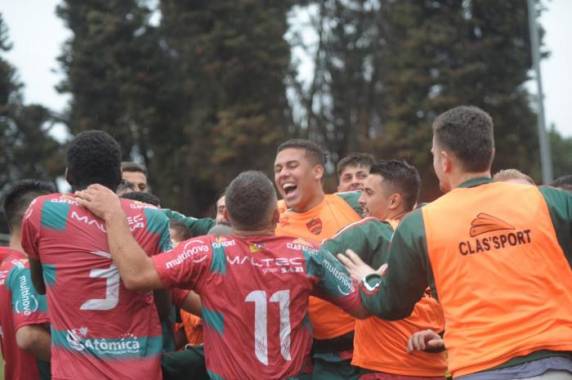 Time rubro-verde fez 2 a 1 nas Castanheiras e se garantiu na decisão contra o Guarany de Bagé