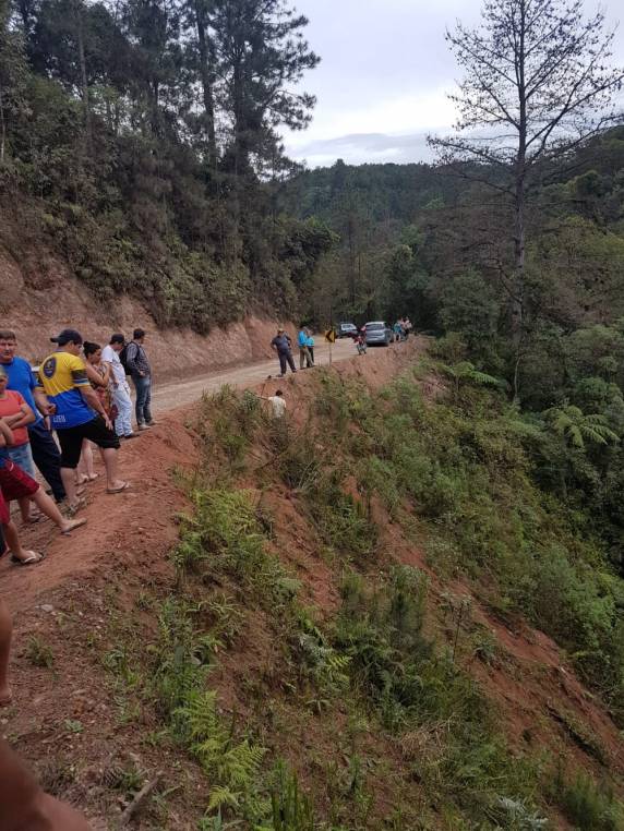 Acidente aconteceu no fim da tarde deste domingo (13), entre Cerro Azul e Doutor Ulysses, na Região Metropolitana de Curitiba