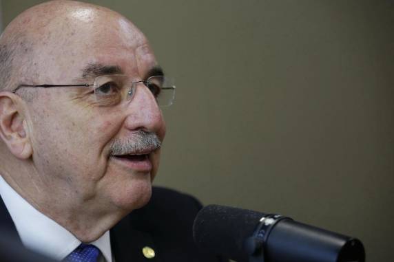 Ex-ministro de Bolsonaro escreveu que isolamento social pode aumentar casos de coronavírus