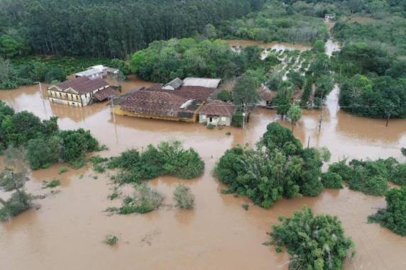 Em São Sebastião do Caí, 1,8 mil pessoas foram obrigadas a deixar suas residências pela alta do rio