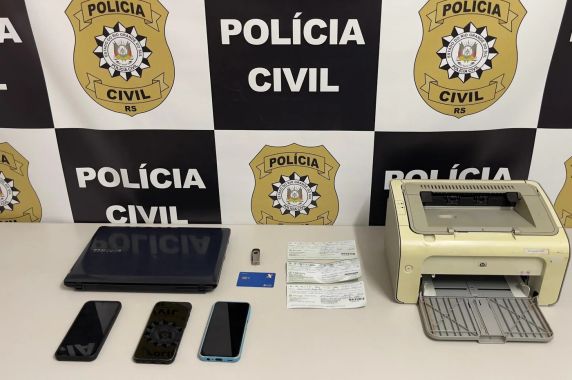 Suspeitos foram detidos em ação conjunta da Polícia Civil e da Brigada Militar. Investigação também identificou uma vítima do crime