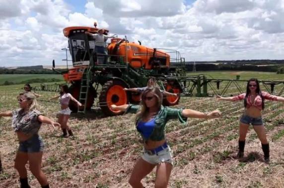 Gravado em Não-Me-Toque, no norte do Estado, clipe produzido para uma fábrica de 

implementos gaúcha teve mais de 750 mil acessos em quatro dias.