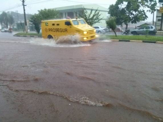 Chuva invade mais de 90
casas em Santa Rosa - foto 3