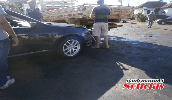 Acidente com danos materiais na Av.
Santa Rosa - foto 3