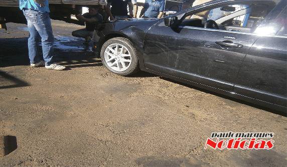 Acidente com danos materiais na Av.
Santa Rosa - foto 2