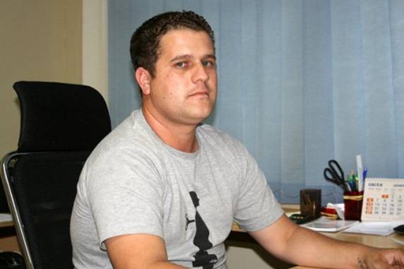 Devido possíveis irregularidades os servidores municipais decidiram destituir a diretoria atual