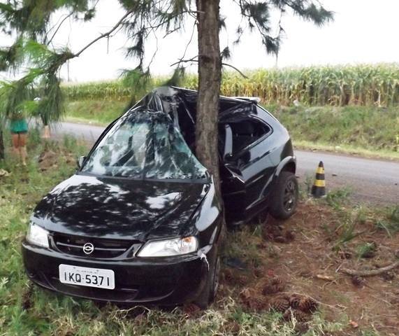 Uma saída de pista por volta das 19h desta quinta-feira na 

ERS 305 deixou ferida a jovem Elisandra Rustick, residente em Horizontina