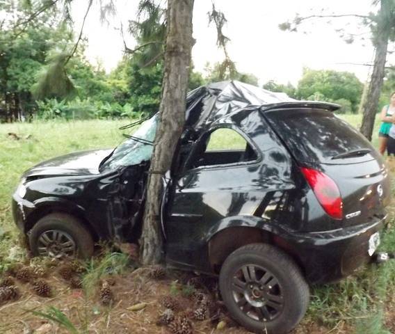 Acidente deixa jovem ferida na ERS 305 - foto 2