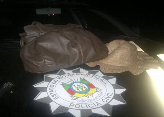 Idosa é atingida por dois tiros em tentativa de
assalto, em Passo Fundo - foto 2