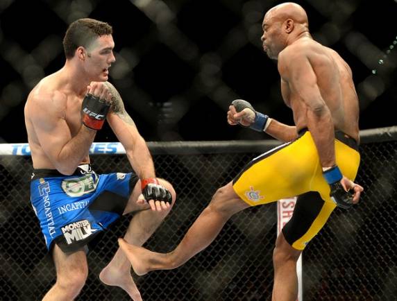 Anderson sofre fratura chocante em chute, e Weidman mantém cinturão - foto 2