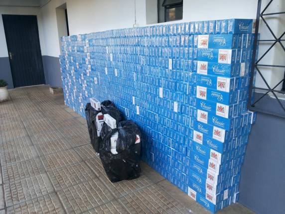 Homem tenta enganar a polícia mas é preso com cigarros contrabandeados - foto 2