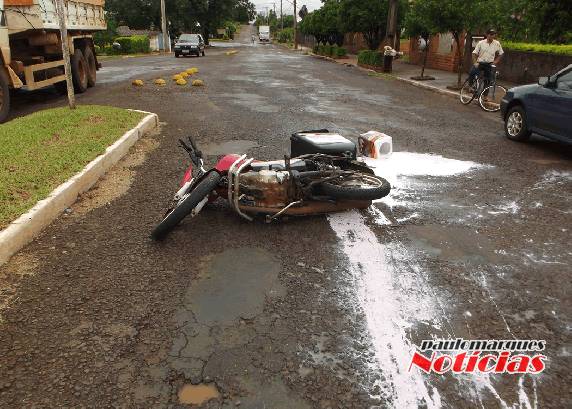 Acidente de trânsito com danos materiais na Av. Santa Rosa - foto 2
