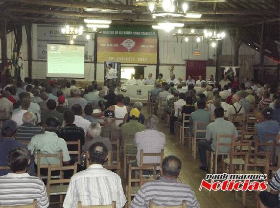 São positivos os resultados apresentados neste primeiro ano de gestão. Prefeitos e representatividades de toda a região 

compareceram na assembleia