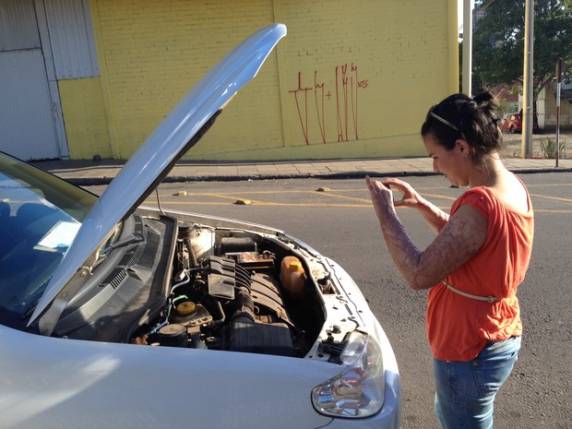 Superaquecimento do motor provocou fumaça e cheiro de queimado
