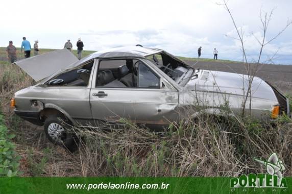 Após capotar, motorista abandona veículo na ERS-330 em Tenente Portela - foto 3