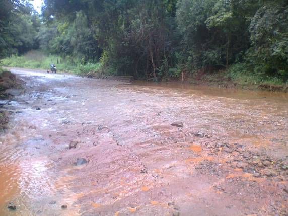 Chuva provoca danos em pequena ponte no interior de Alegria - foto 3