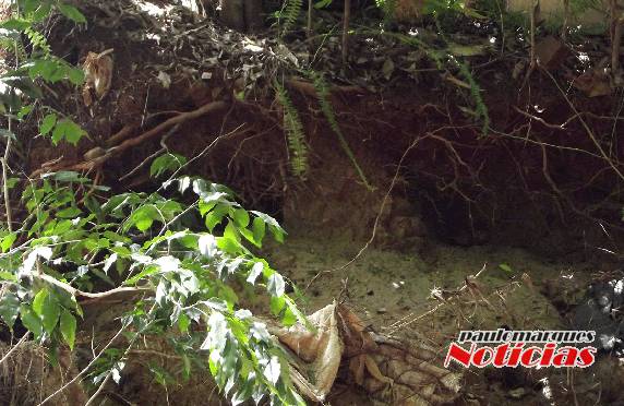 Casa pode ser engolida pelo Lajeado Cachoeira em Três de Maio - foto 2