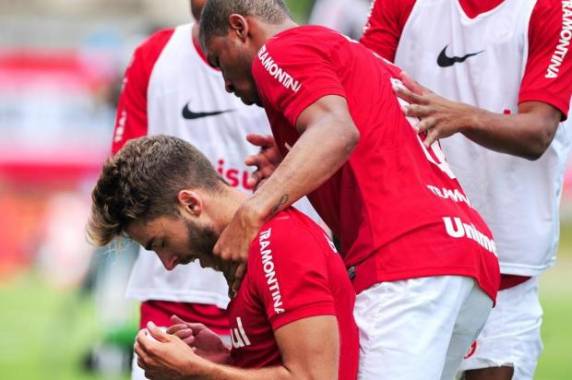Cláudio Winck e Aylon anotaram os gols da vitória colorada sem sustos em 

Novo Hamburgo