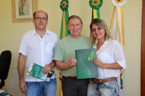 Representante da empresa esteve visitando o prefeito Casali