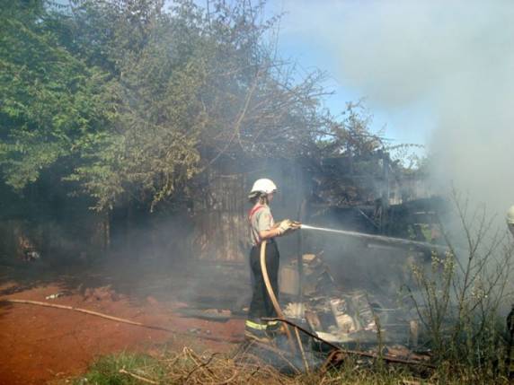 Casa é consumida pelo fogo em São Luiz Gonzaga - foto 2