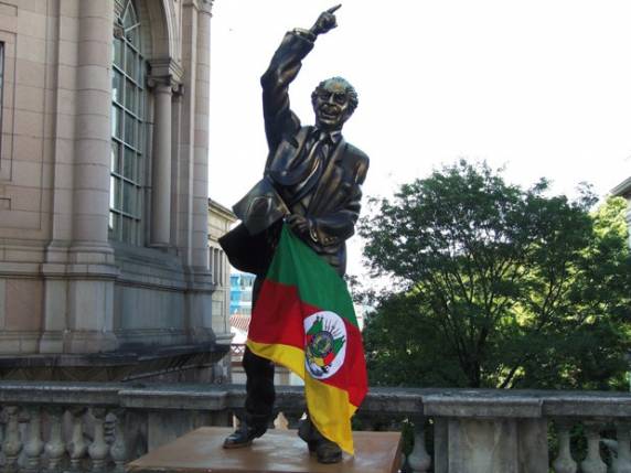 Cerimônia foi realizada nesta quarta-feira (22) em Porto Alegre