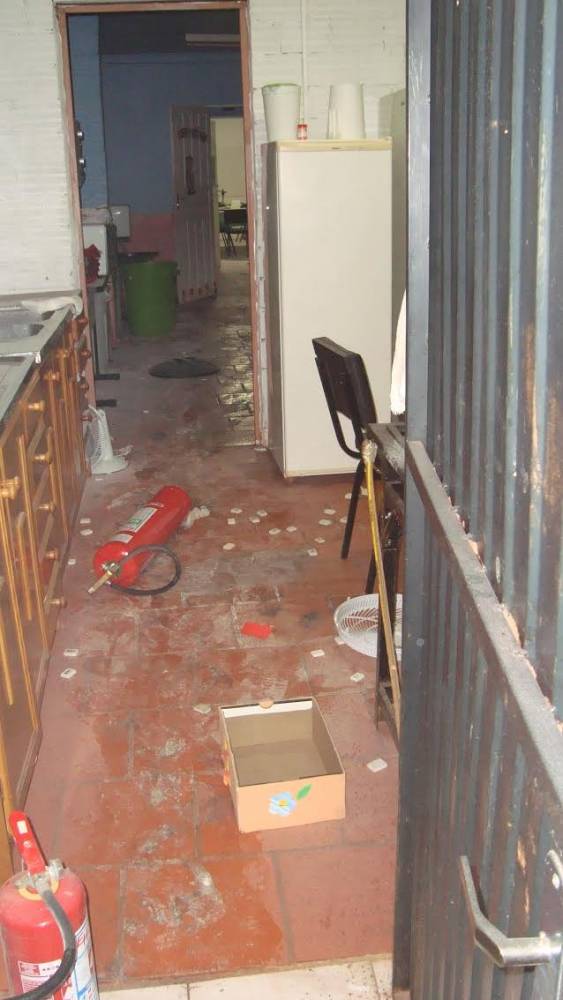 Igreja, escola e parque de máquinas foram atacados por vândalos
em Alegria - foto 3
