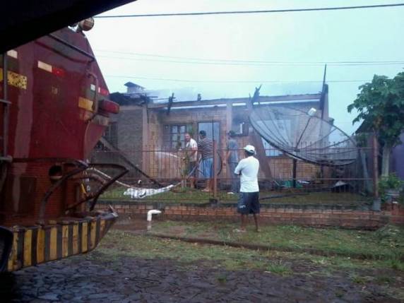 Casa é incendiada no Bairro São Francisco em Santo Augusto e suspeito é 

preso - foto 3