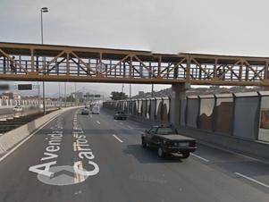 Passarela de pedestres cai no Rio de Janeiro e
quatro pessoas morrem - foto 3