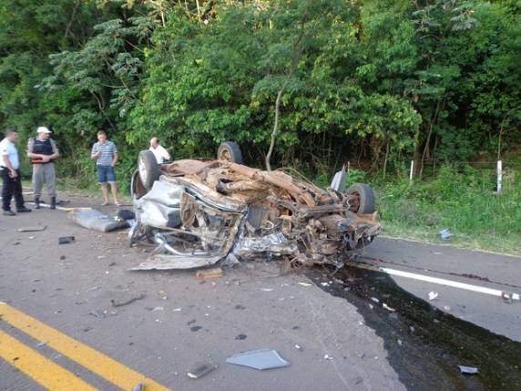 Acidente de carro próximo a Porto Xavier deixa três jovens mortos - foto 2