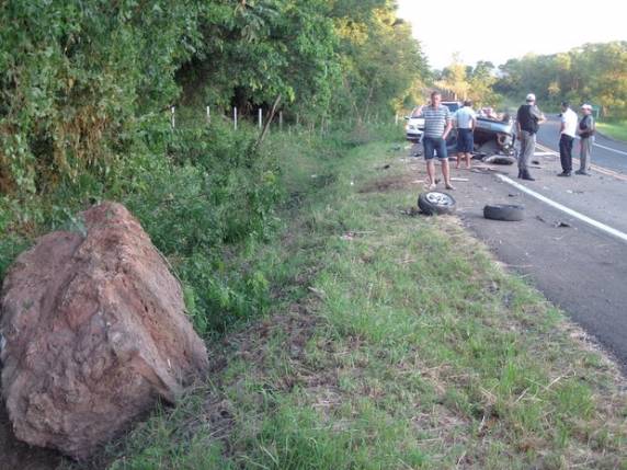 Acidente de carro próximo a Porto Xavier deixa três jovens mortos - foto 3