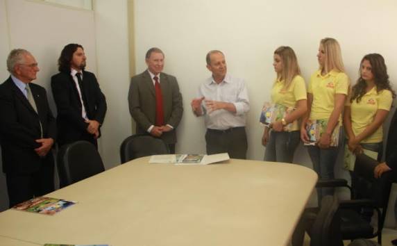 Secretário Ivar Pavan recebe comitiva de Três de Maio na SDR - foto 3