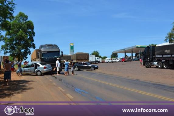 Acidente na BR 386 em FW deixa três
feridos - foto 3