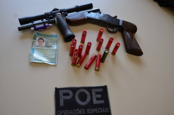 POE prende foragido de Caxias do Sul com espingarda de mira a laser em Passo Fundo - foto 3