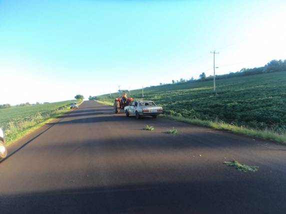 Veículo sai da
pista e capota na ERS 330 em Miaraguaí - foto 3