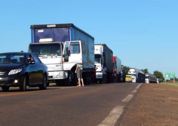 Presos fogem e são recapturados e rodovia é
interditada por familiares em São Luiz Gonzaga - foto 3