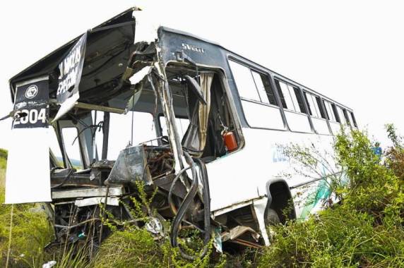 Acidente mata PM e deixa nove feridos graves na BR-116, em Cristal - foto 2