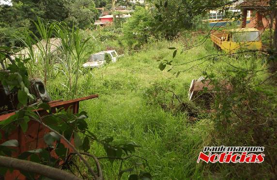 Conhecido como parque de máquinas ou galpão da Prefeitura Municipal, a estrutura está localizada em área nobre no centro de Três de Maio, e abriga a 

Secretaria de Obras