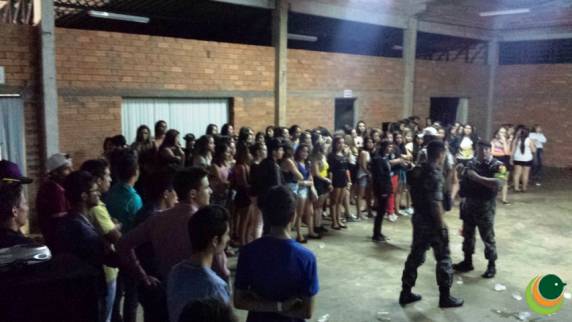 Trezentos menores de
idade são flagrados na Festa dos Horrores em Passo Fundo - foto 2