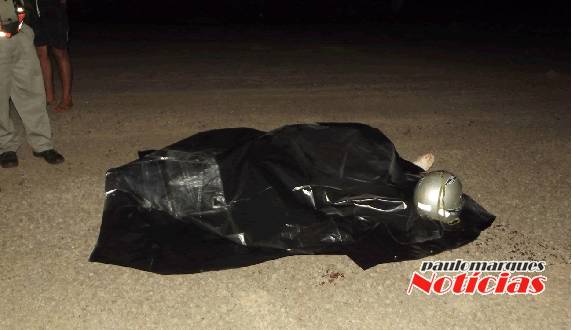 Homem morre e jovem fica gravemente ferido em
colisão de carro e moto na BR 472 em Santa Rosa - foto 2