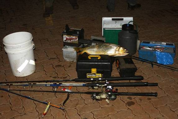 Catarinenses são detidos por pesca predatória no Rio Uruguai - foto 3