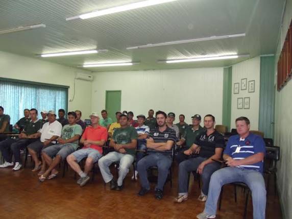 Durante a primeira quinzena de março a Cotrimaio capacitou 

funcionários que atuam em espaços confinados