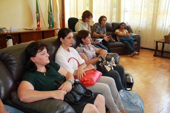 Famílias buscam soluções na área de Educação