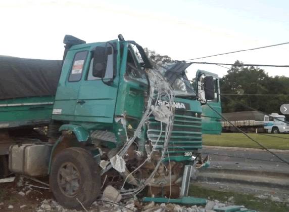 Horizontinense se envolve em acidente na BR 386 em Carazinho - foto 2