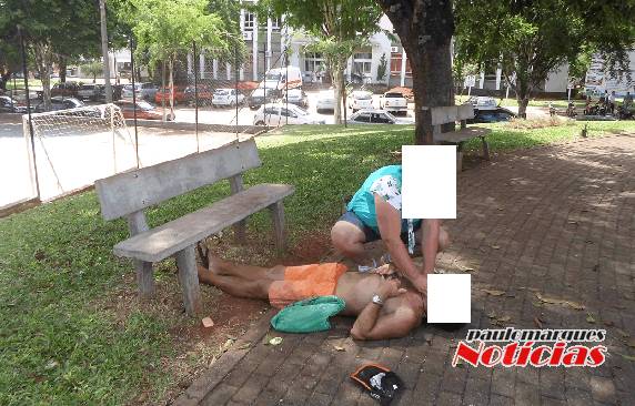 A mulher buscou ajuda para socorrer o homem, mas encontrou dificuldades