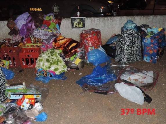 Brigada Militar apreende veículo de Santiago com mercadorias e medicamentos - foto 2