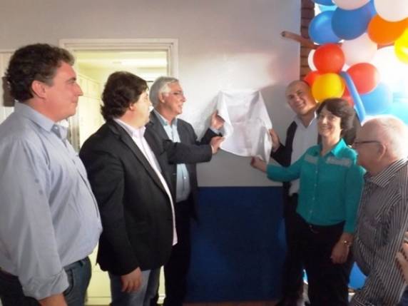 Beto Grill inaugurou obras na escola da Vila Operária e almoçou com o PSB