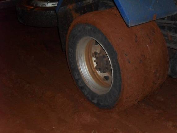 Munícipe escreveu um relato do que aconteceu em consequência do barro em uma
rua de Três de Maio - foto 2