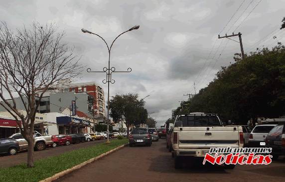 Obras de reparo na rede de
água da Corsan interrompe um lado da Av. Uruguai - foto 2