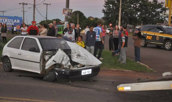 Colisão na BR-386 envolve caminhão e carro - foto 2