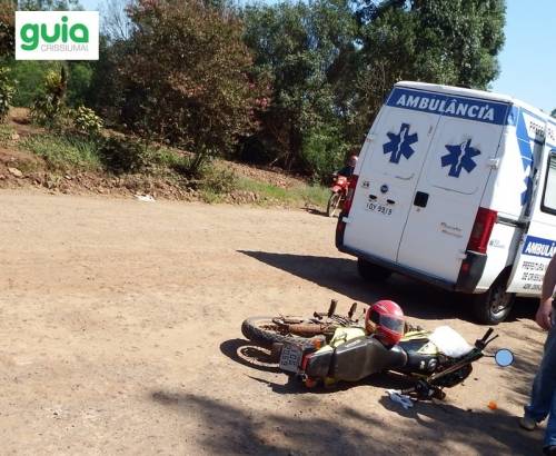 Acidente de trânsito envolvendo motocicleta e bicicleta deixou dois feridos em Crissiumal - foto 3